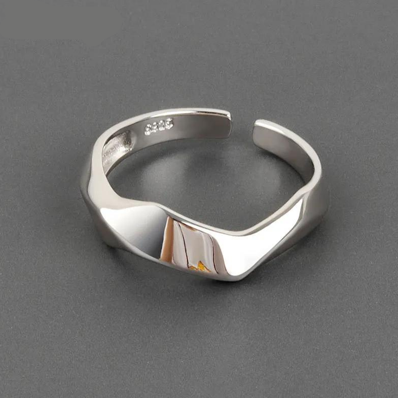 Curved Ring