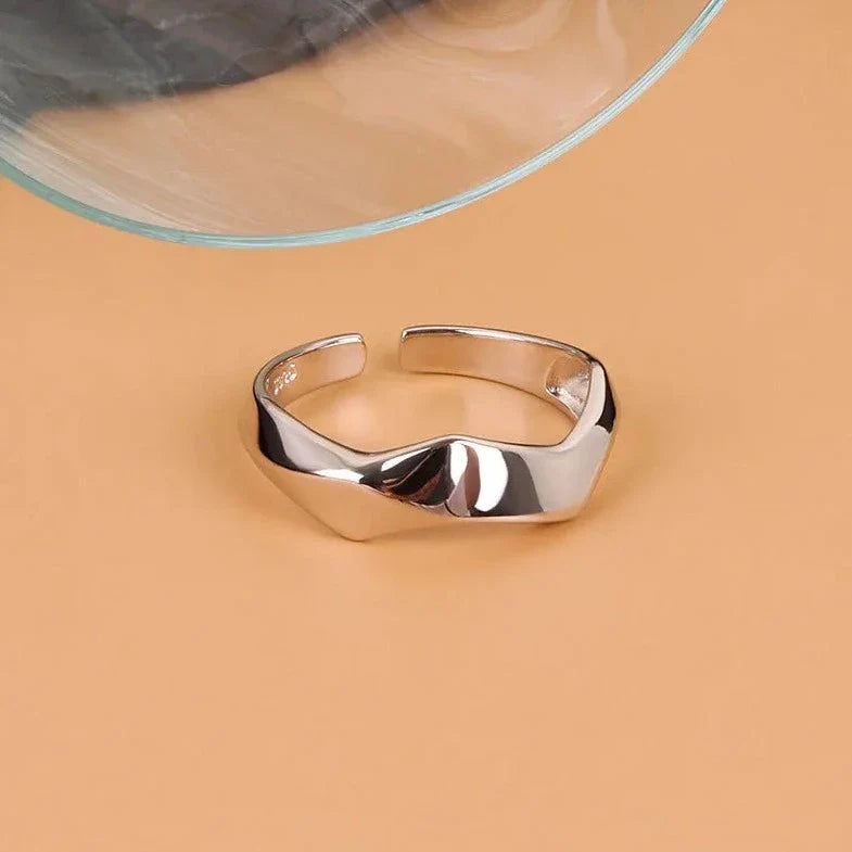 Curved Ring
